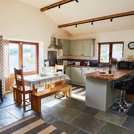 The Old Dairy - Boutique Countryside Cottage At Harrys Cottages Pen-y-Clawdd ภายนอก รูปภาพ
