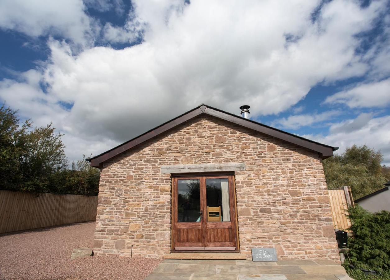 The Old Dairy - Boutique Countryside Cottage At Harrys Cottages Pen-y-Clawdd ภายนอก รูปภาพ