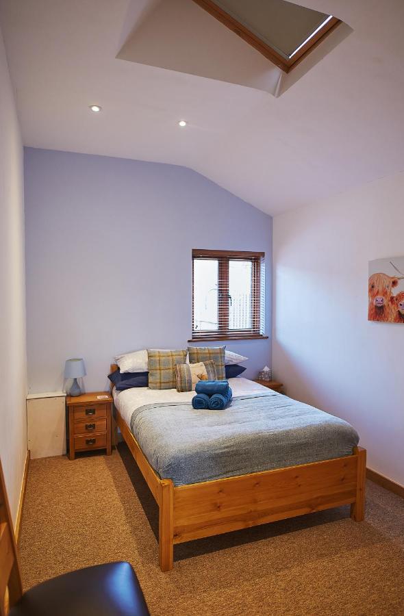 The Old Dairy - Boutique Countryside Cottage At Harrys Cottages Pen-y-Clawdd ภายนอก รูปภาพ