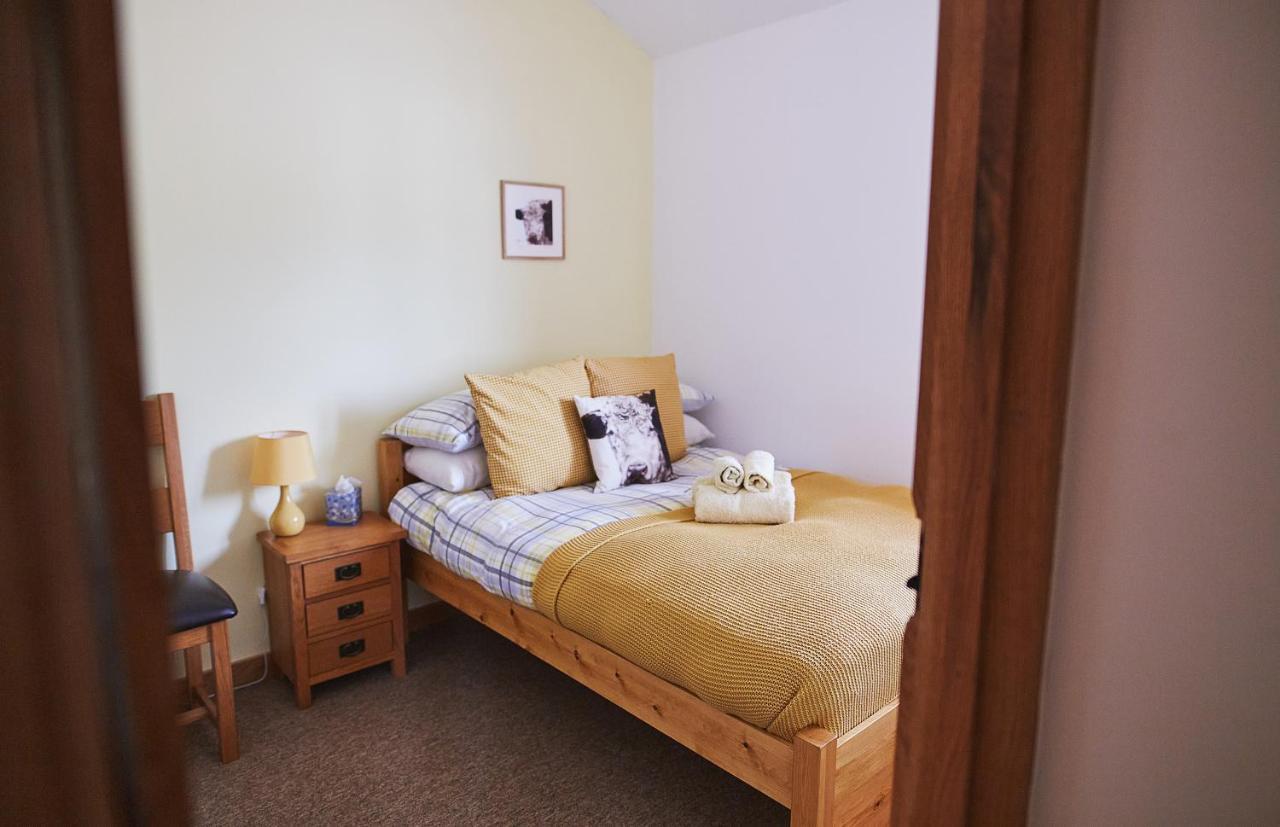 The Old Dairy - Boutique Countryside Cottage At Harrys Cottages Pen-y-Clawdd ภายนอก รูปภาพ