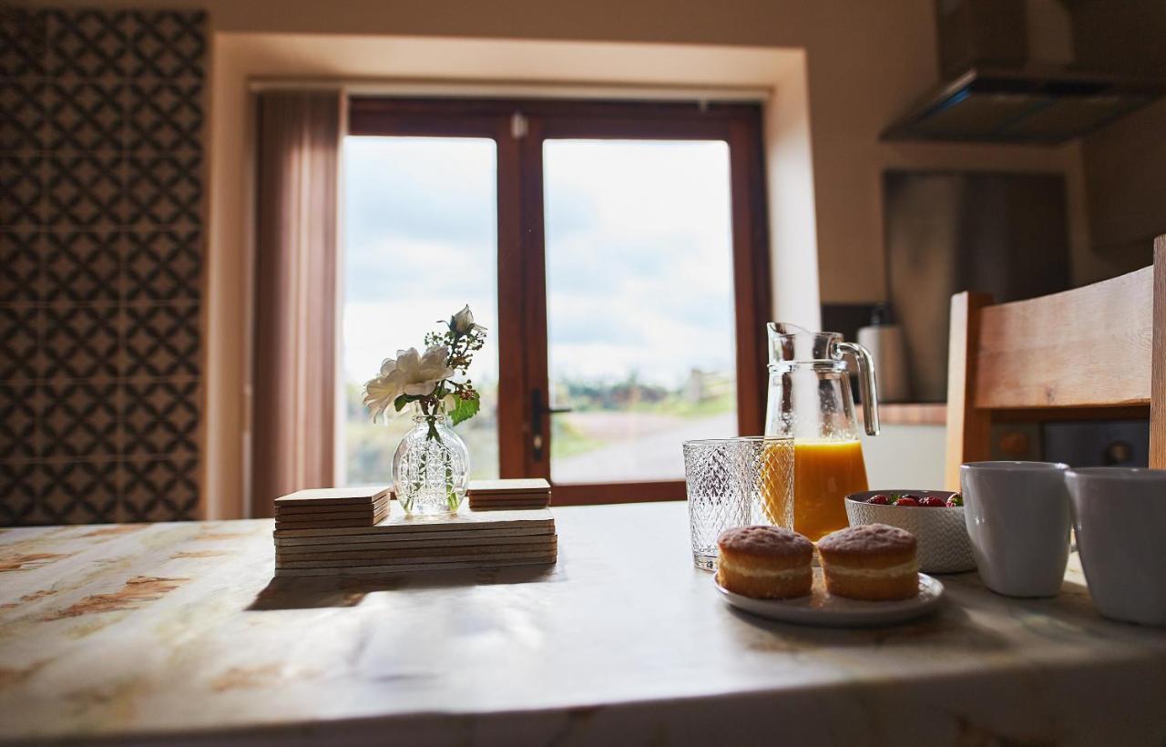 The Old Dairy - Boutique Countryside Cottage At Harrys Cottages Pen-y-Clawdd ภายนอก รูปภาพ